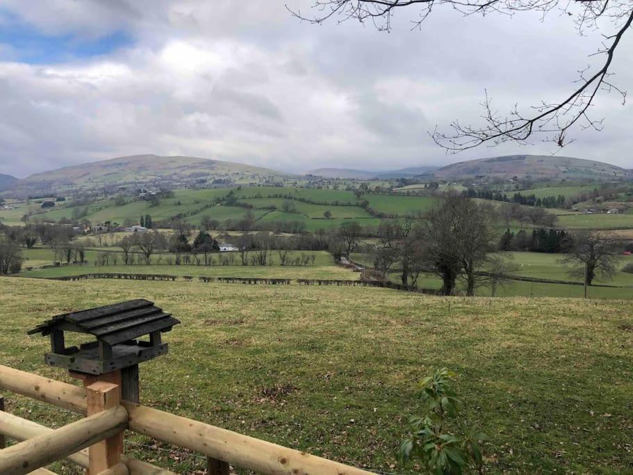 The Retreat Llanrhaeadr-ym-Mochnant Exterior foto