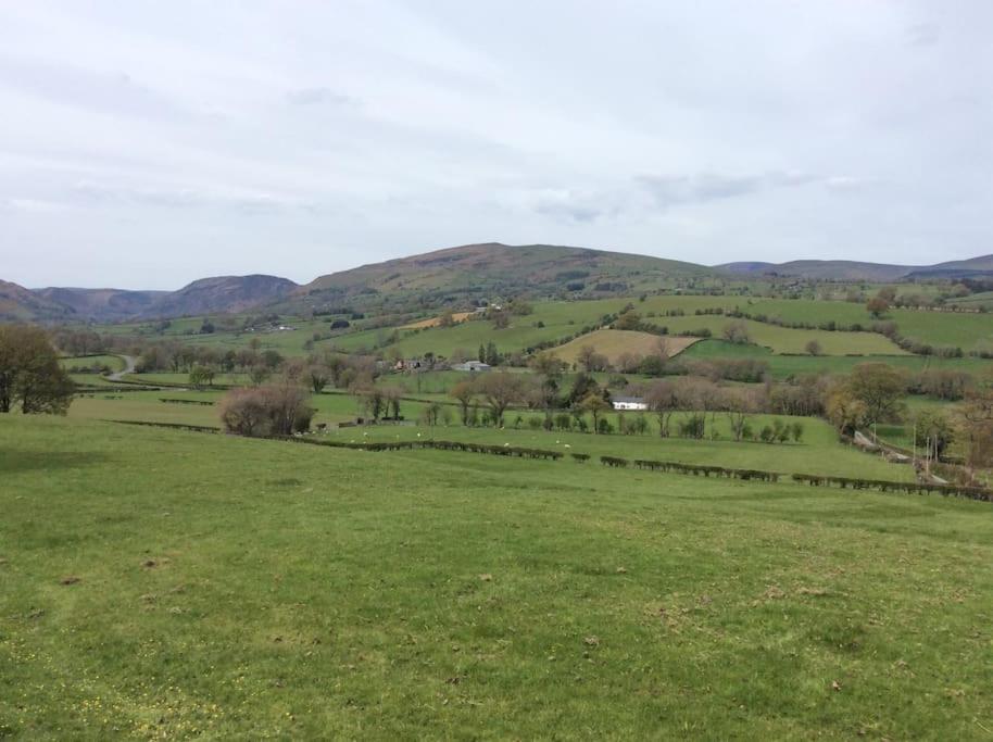 The Retreat Llanrhaeadr-ym-Mochnant Exterior foto
